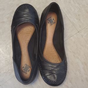 Earth Origins Amber Black flat Sz 7
